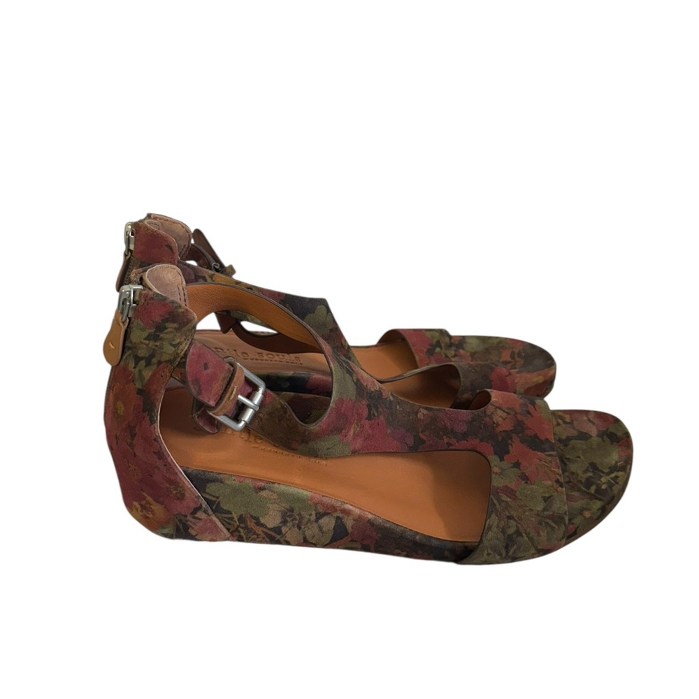 Gentle Souls by Keneth Cole Giselle Floral Leather Sandals size 9.5 EUC